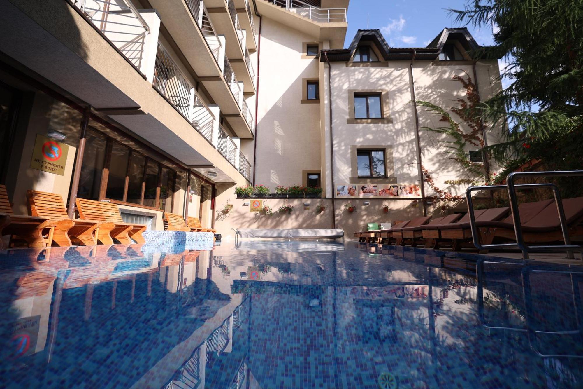 Romantik Spa Hotel Yaremche Exterior foto